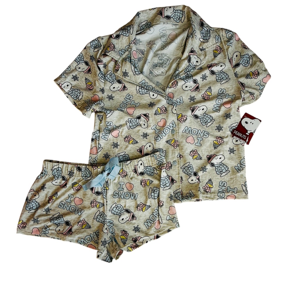Peanuts Pajama Set I ❤️ SNOW. Cream and Multicolor. Size Medium. NWT. Very Soft!
